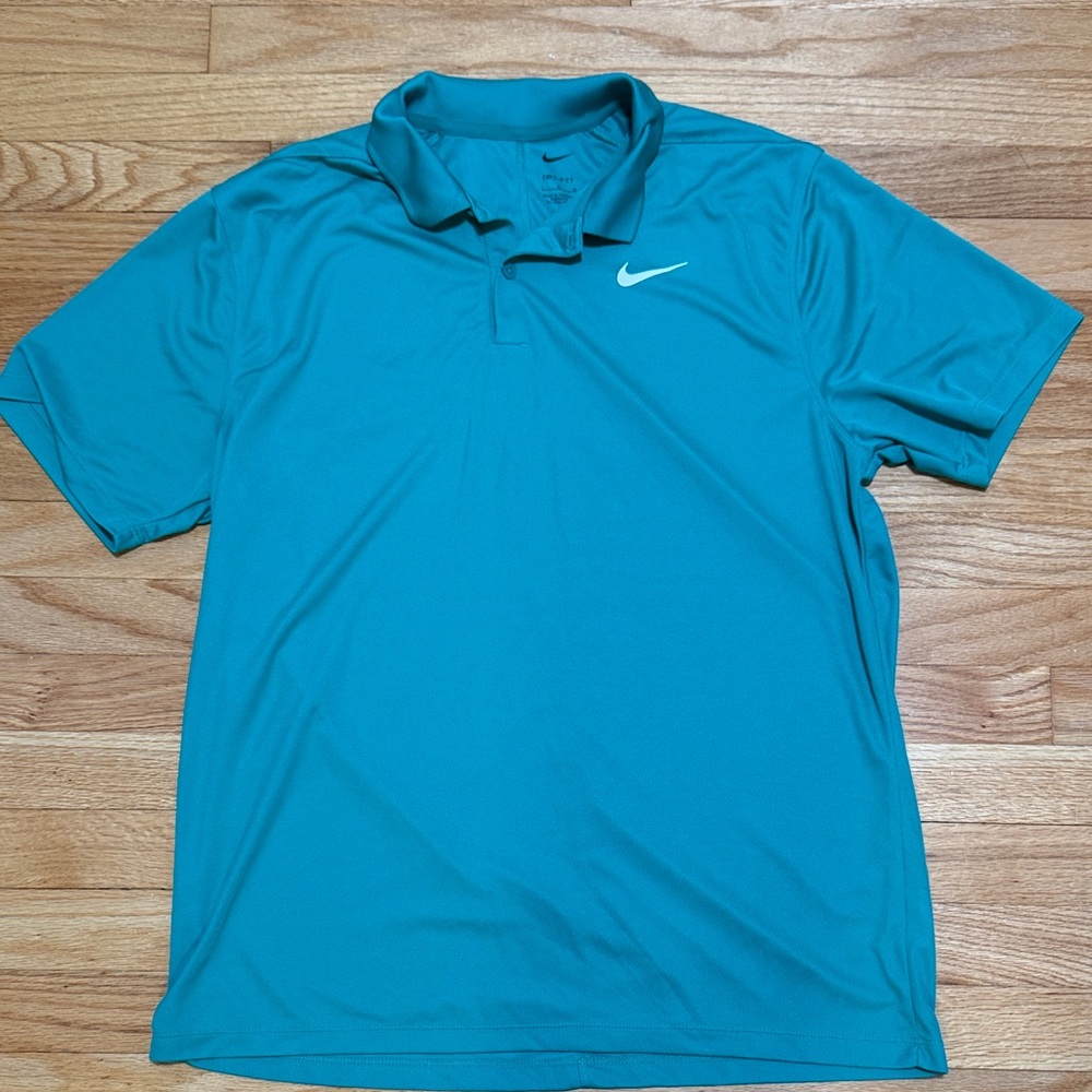 Nike Men's Green Polo Shirt